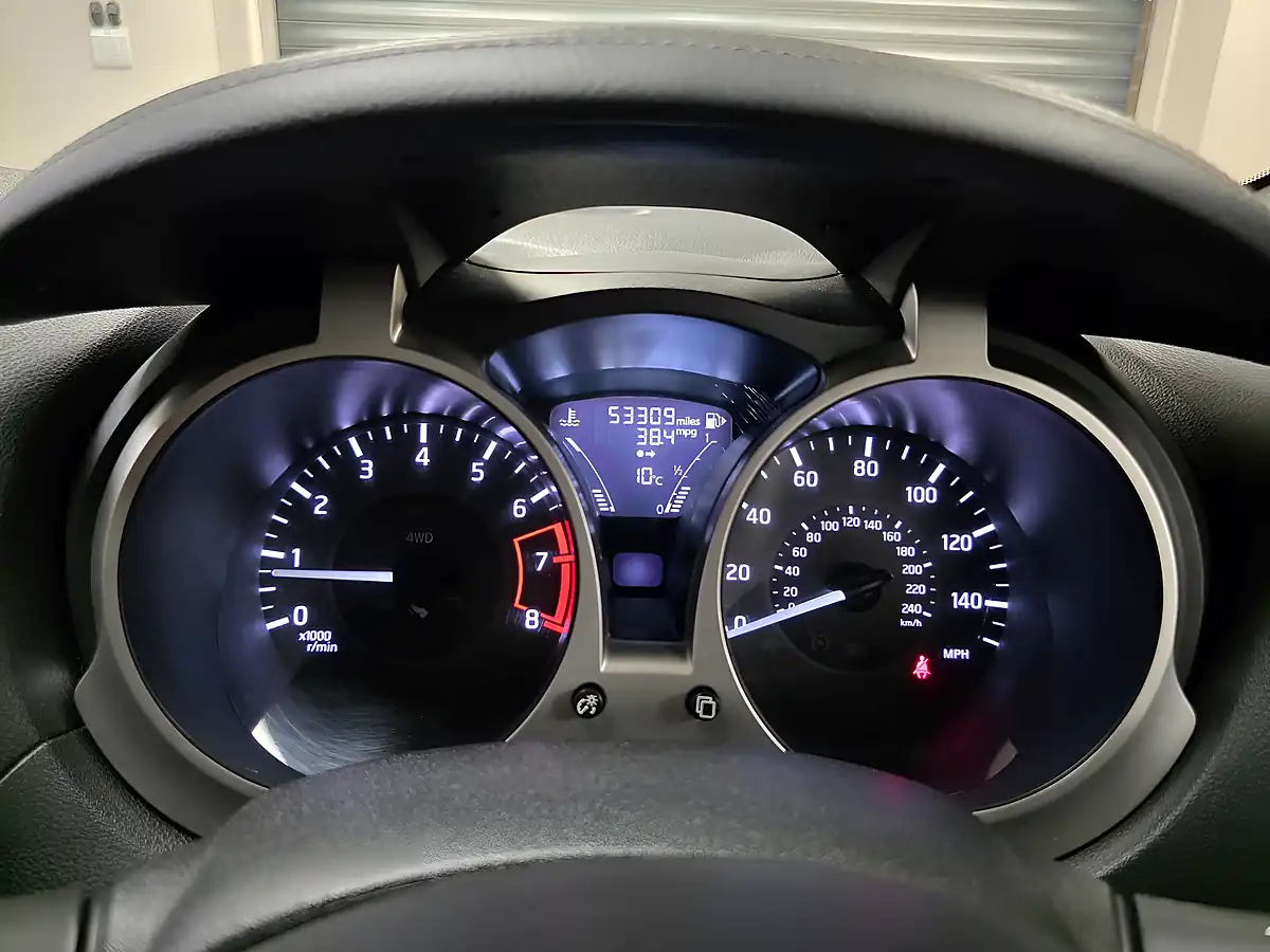 Used 2019 Nissan Juke Bose Personal Edition Grey - Interior and Exterior details 8