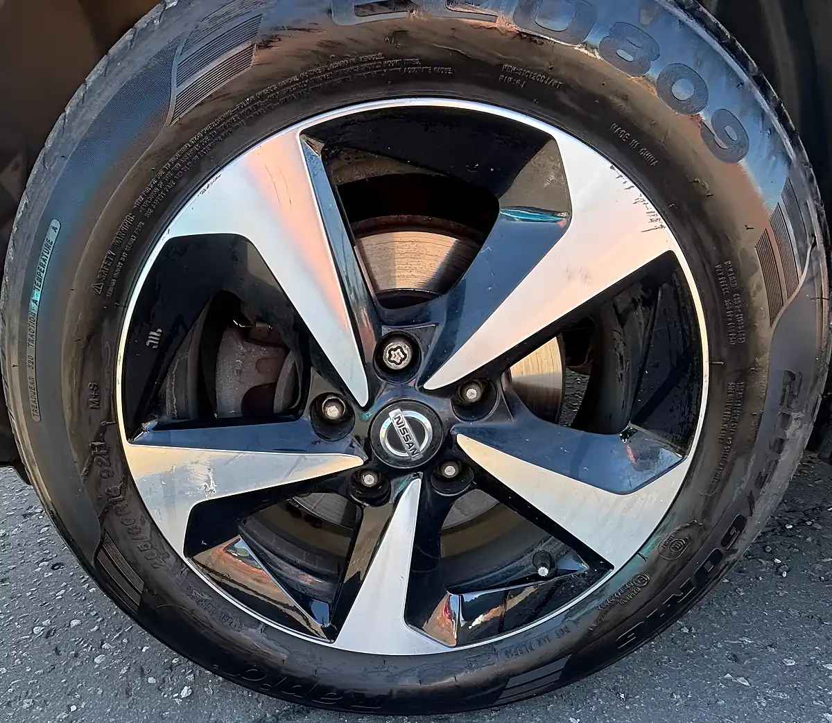 Used 2019 Nissan Juke Bose Personal Edition Grey - Interior and Exterior details 14