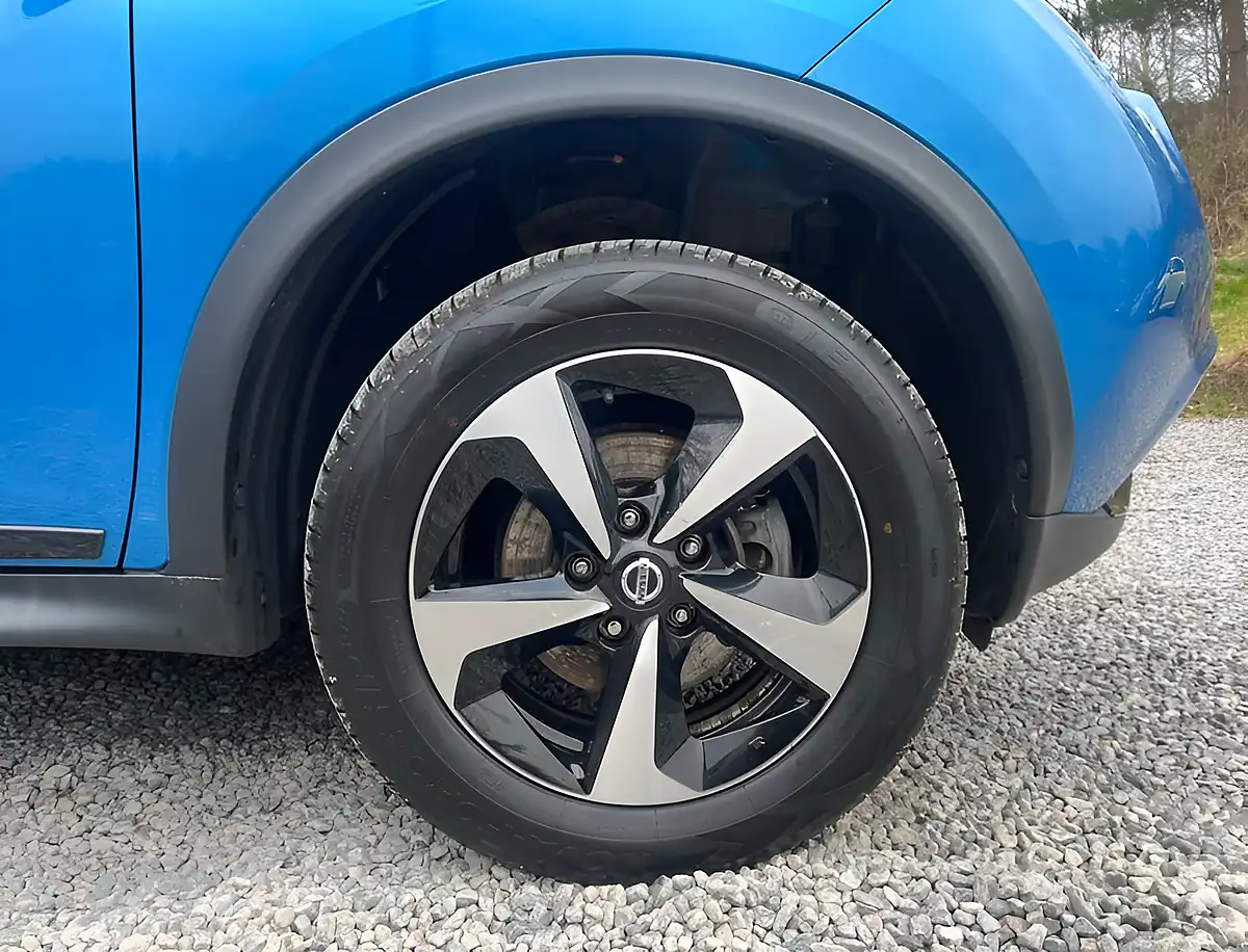 Used 2019 Nissan Juke Bose Personal Edition Vivid Blue - Interior and Exterior details 9