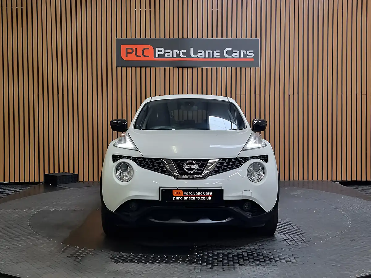 Used 2019 Nissan Juke Bose Personal Edition White - Interior and Exterior details 5