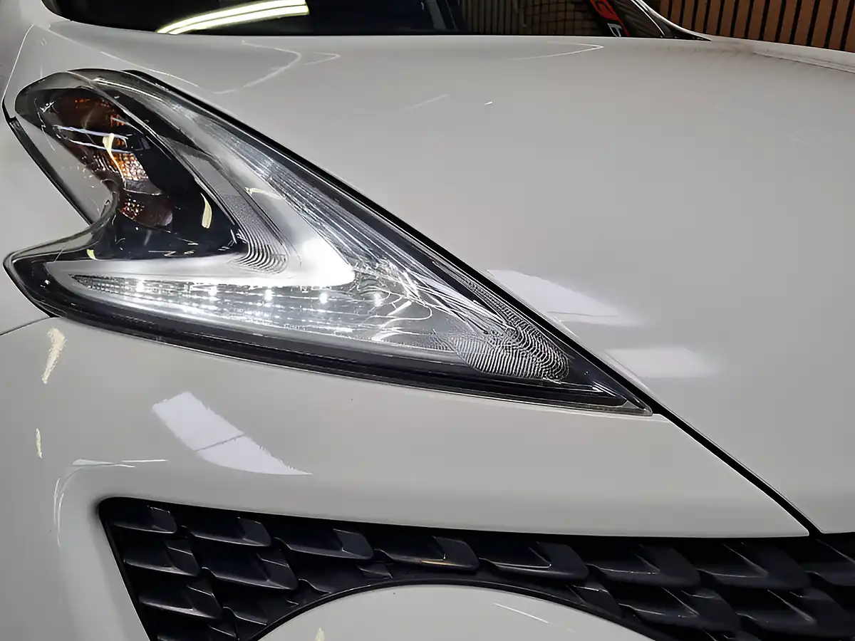 Used 2019 Nissan Juke Bose Personal Edition White - Interior and Exterior details 6