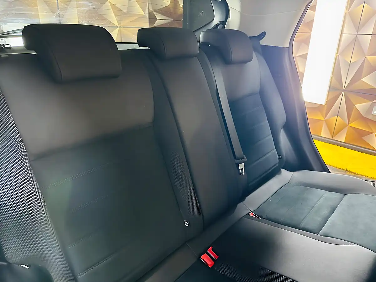 Used 2019 Nissan Juke Bose Personal Edition White - Interior and Exterior details 11
