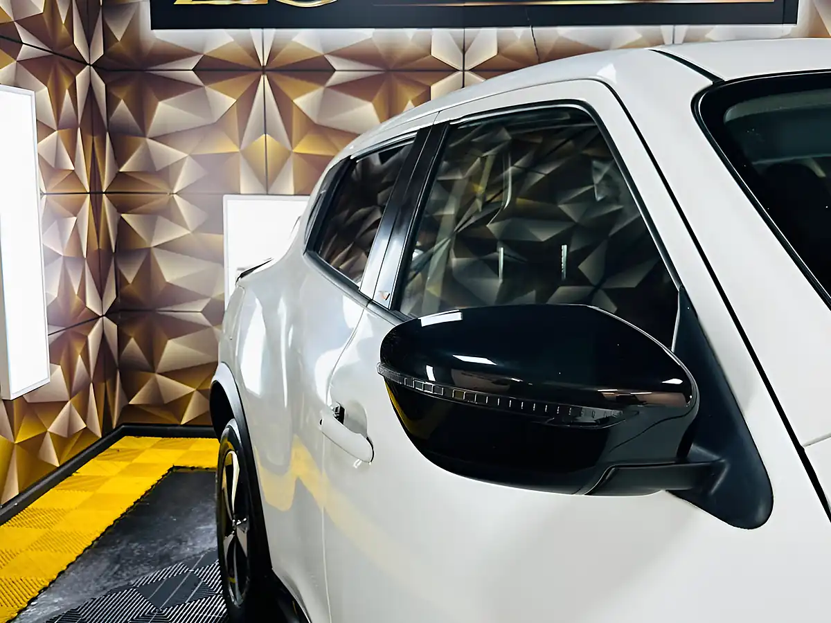 Used 2019 Nissan Juke Bose Personal Edition White - Interior and Exterior details 13