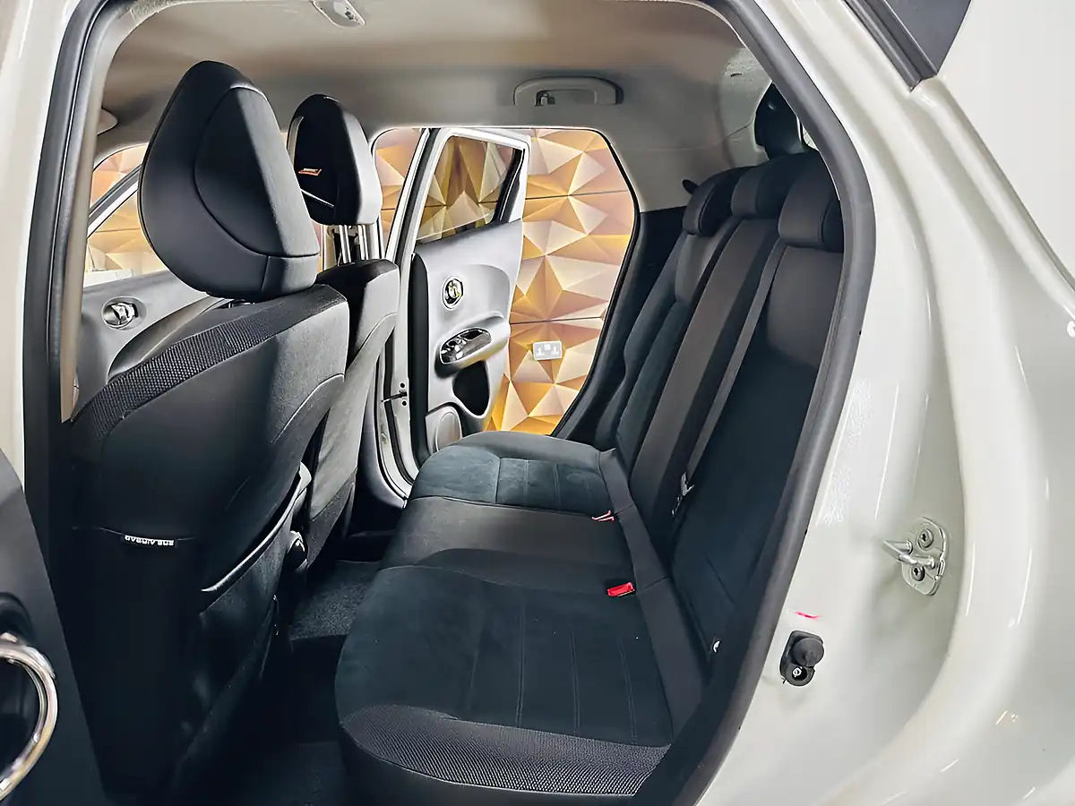 Used 2019 Nissan Juke Bose Personal Edition White - Interior and Exterior details 20