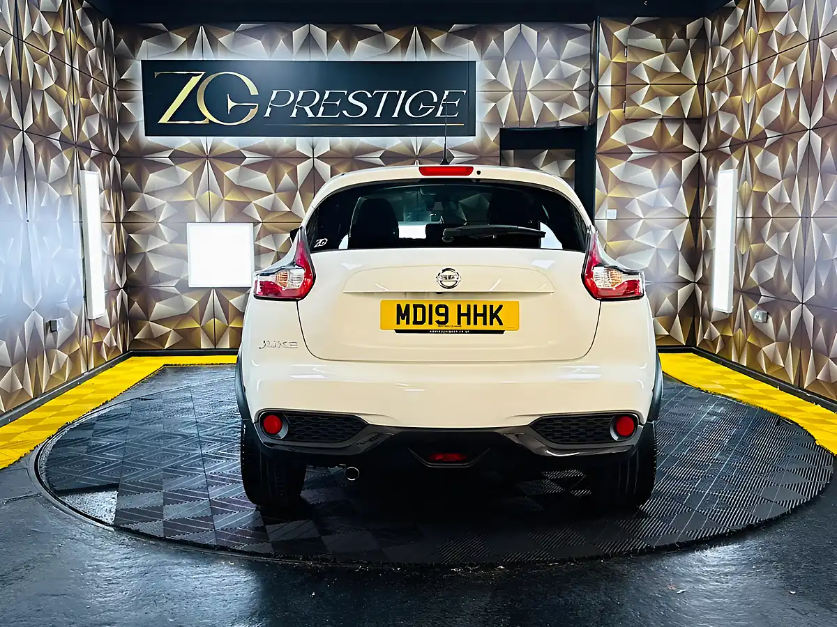 Used 2019 Nissan Juke Bose Personal Edition White - Interior and Exterior details 4