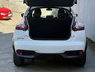 Used 2019 Nissan Juke Bose Personal Edition White - Interior and Exterior details 10