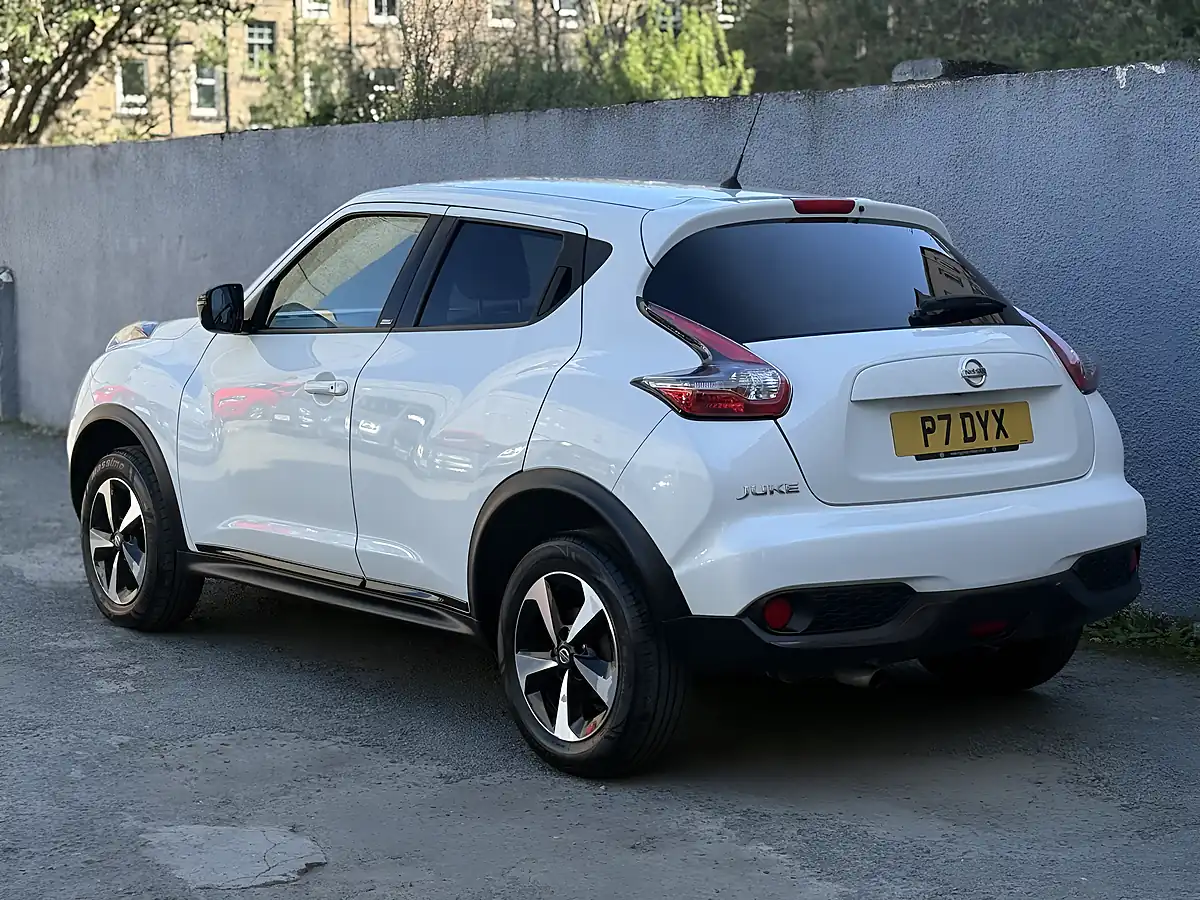 Used 2019 Nissan Juke Bose Personal Edition White - Interior and Exterior details 3