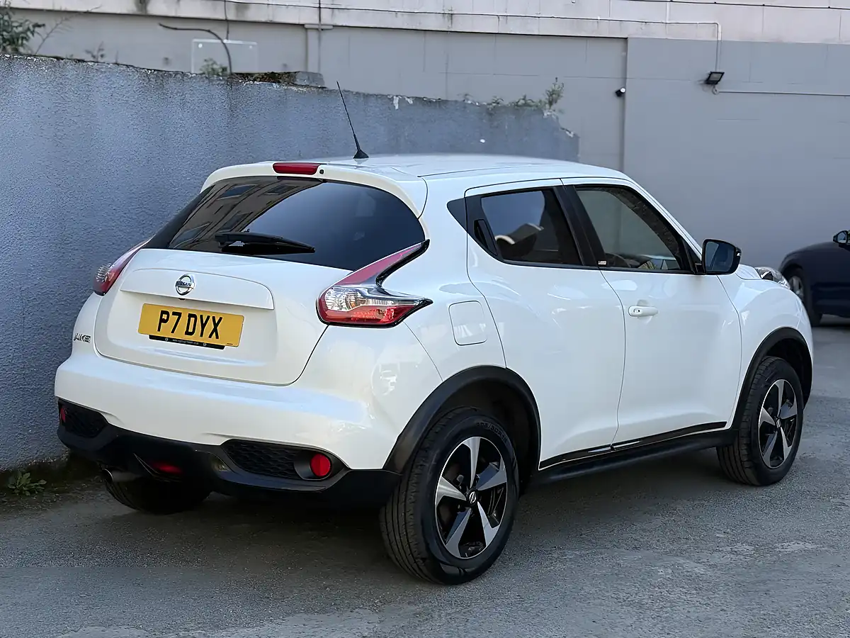 Used 2019 Nissan Juke Bose Personal Edition White - Interior and Exterior details 4