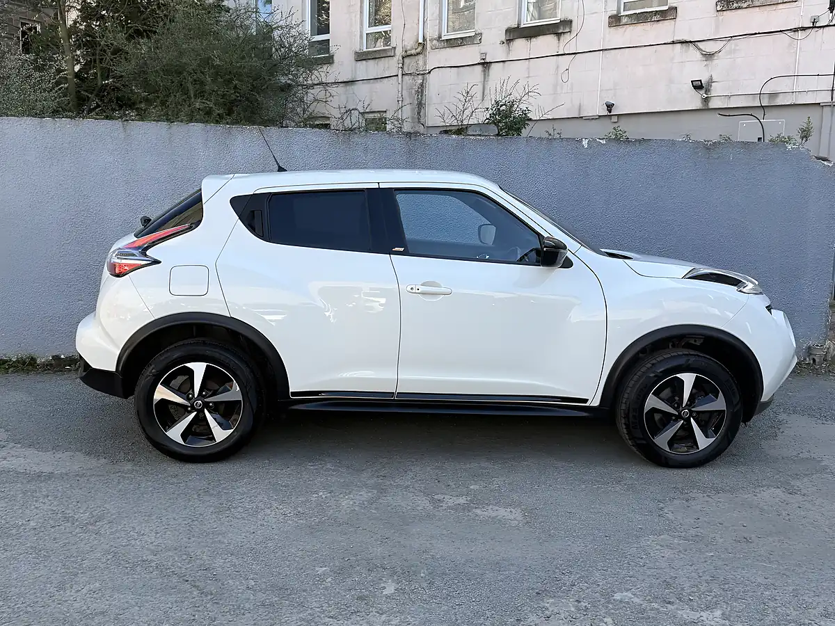 Used 2019 Nissan Juke Bose Personal Edition White - Interior and Exterior details 5