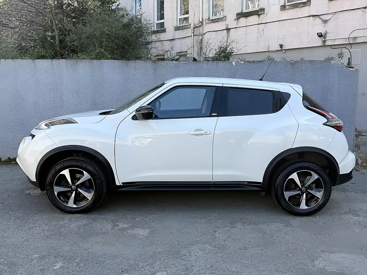 Used 2019 Nissan Juke Bose Personal Edition White - Interior and Exterior details 6