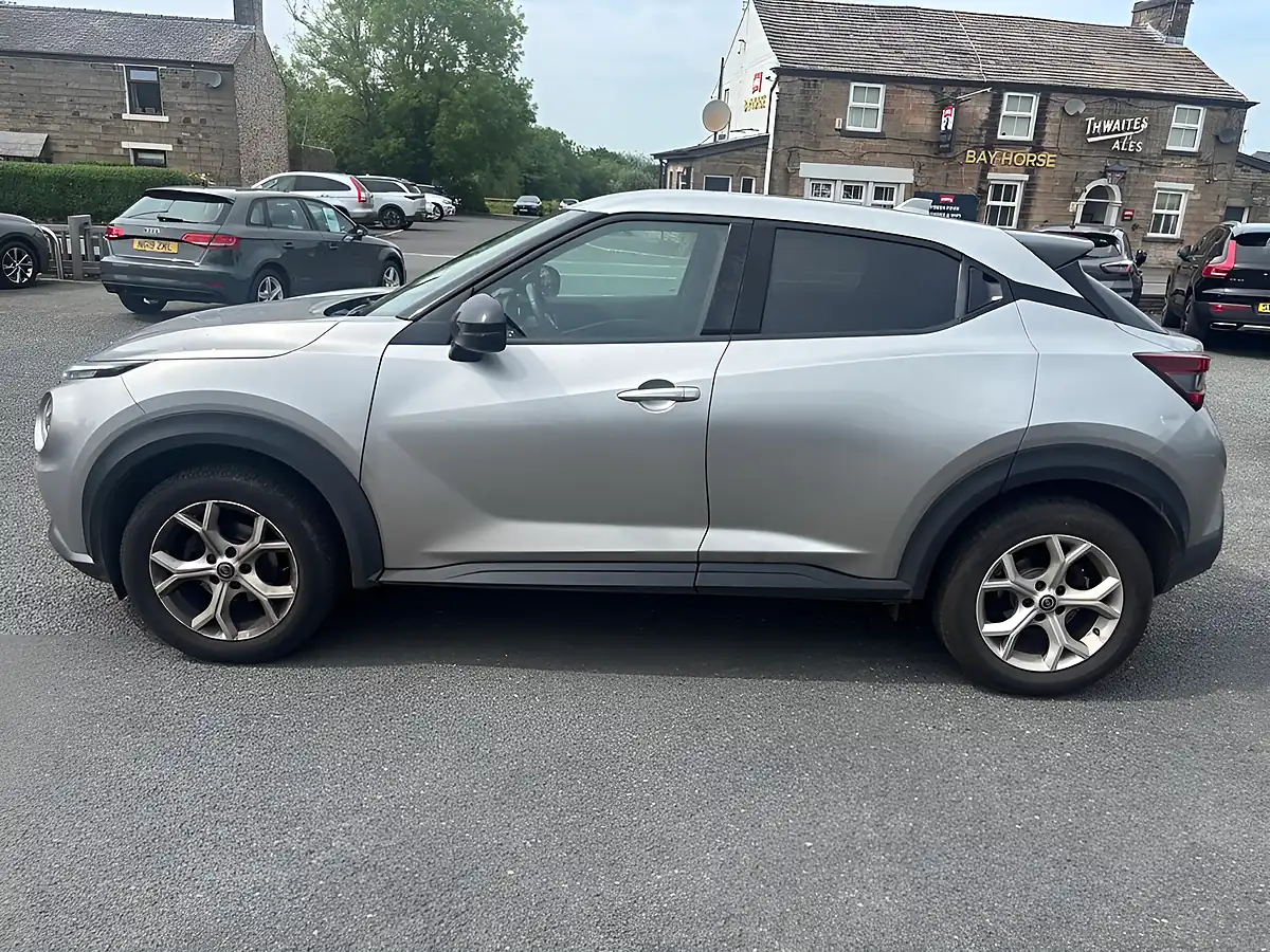 Used 2019 Nissan Juke N-Connecta Blade Grey - Interior and Exterior details 7
