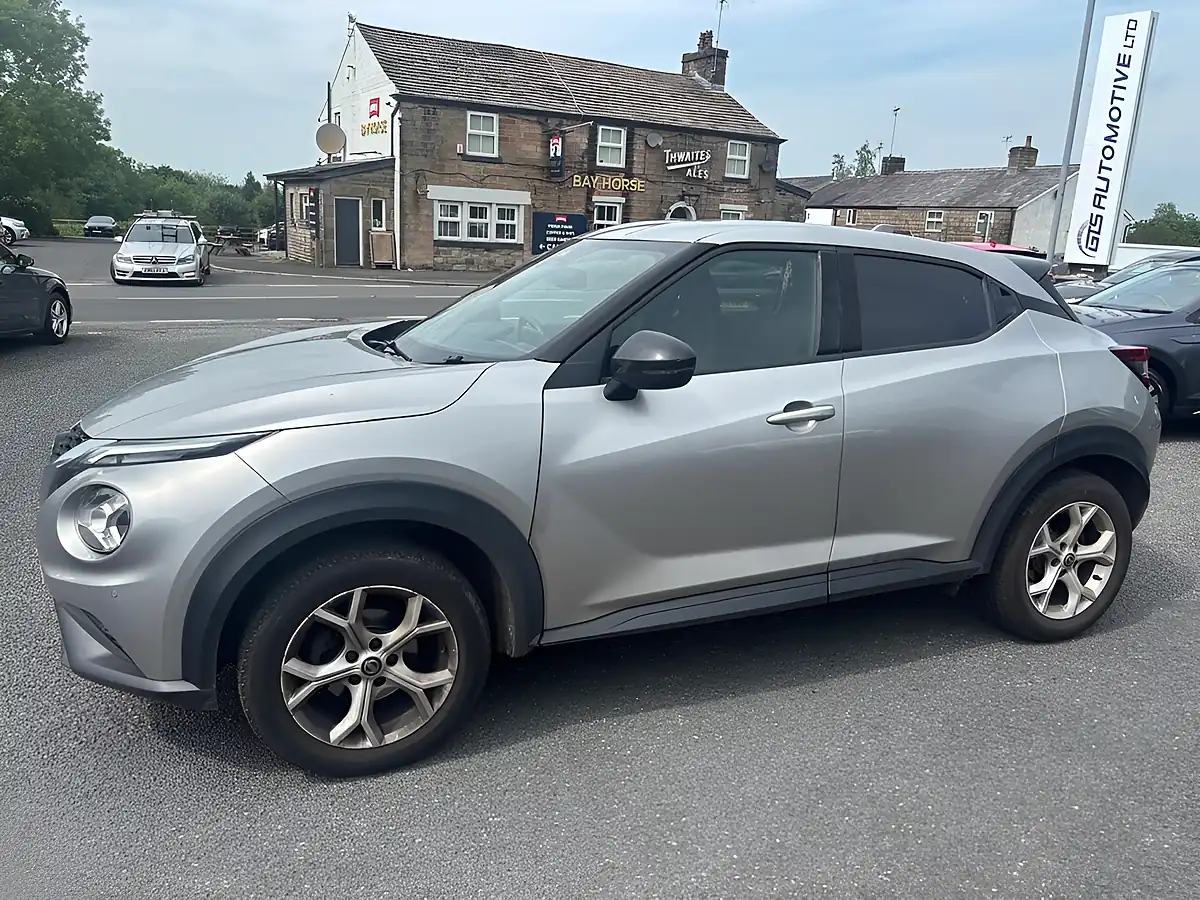 Used 2019 Nissan Juke N-Connecta Blade Grey - Interior and Exterior details 8