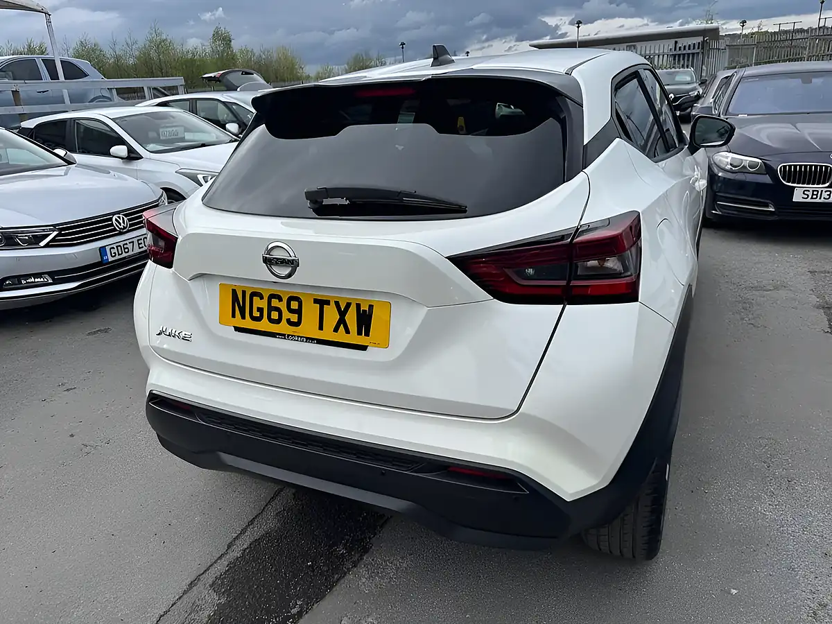 Used 2019 Nissan Juke N-Connecta White - Interior and Exterior details 11