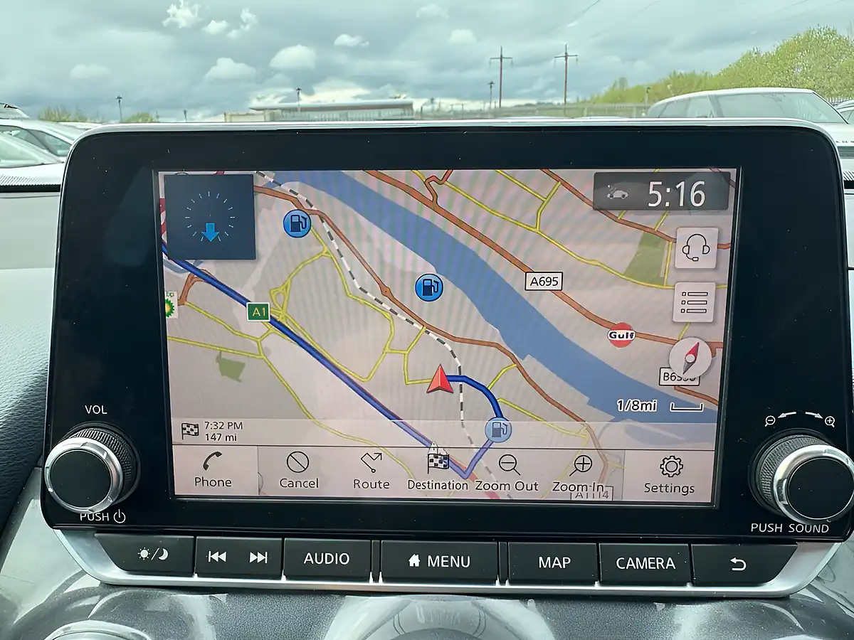 Used 2019 Nissan Juke N-Connecta White - Interior and Exterior details 14