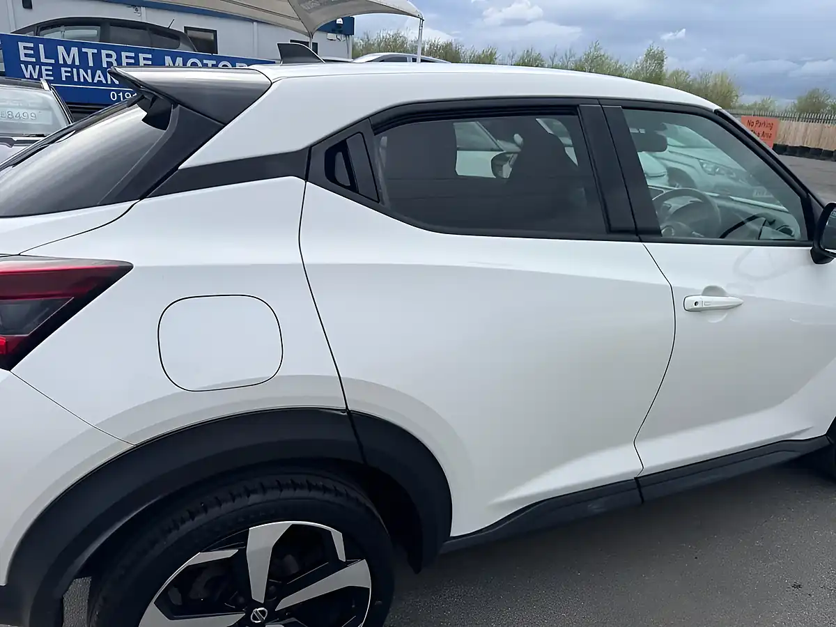 Used 2019 Nissan Juke N-Connecta White - Interior and Exterior details 16