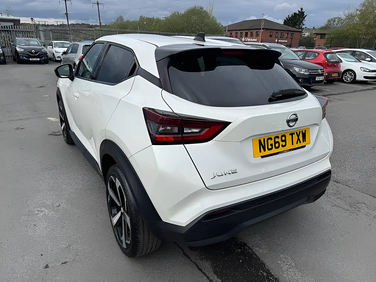 Used 2019 Nissan Juke N-Connecta White - Interior and Exterior details 4