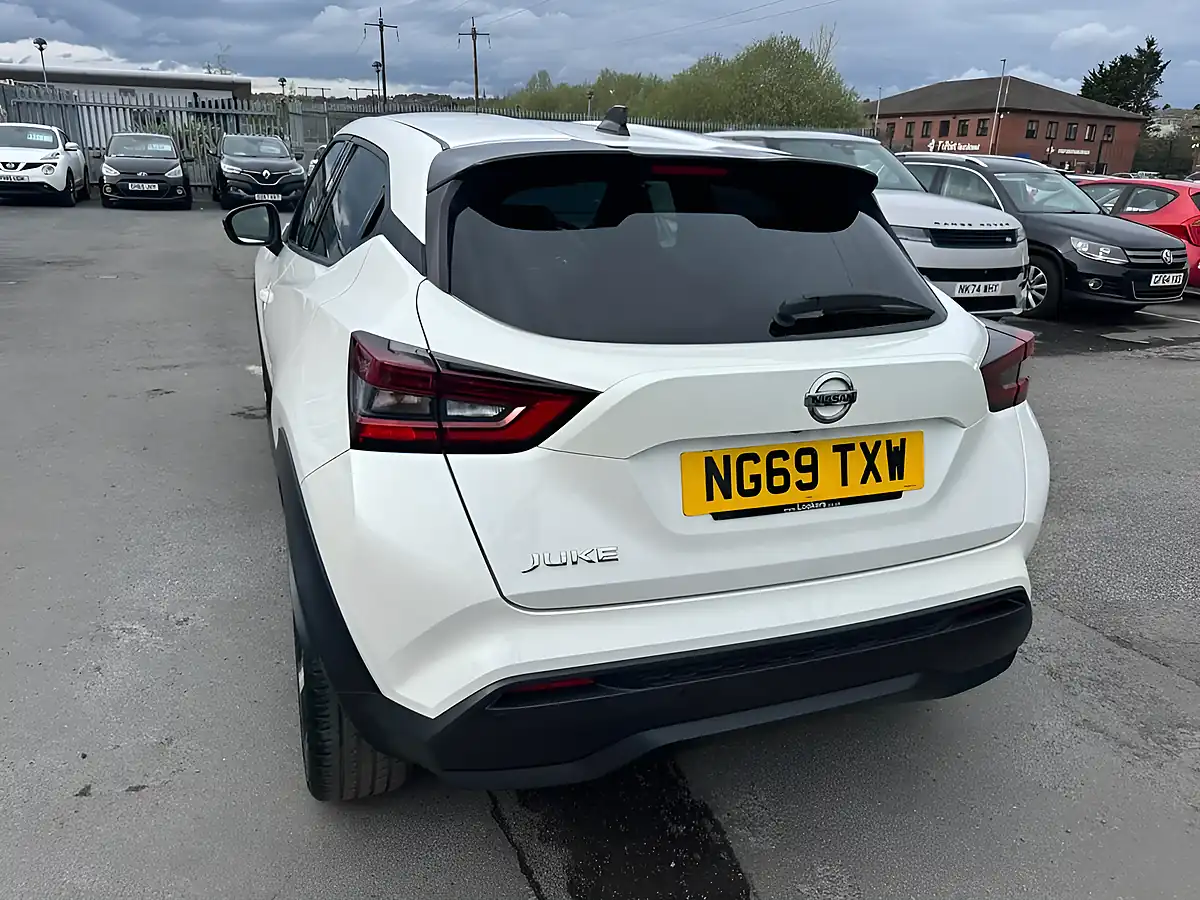 Used 2019 Nissan Juke N-Connecta White - Interior and Exterior details 6