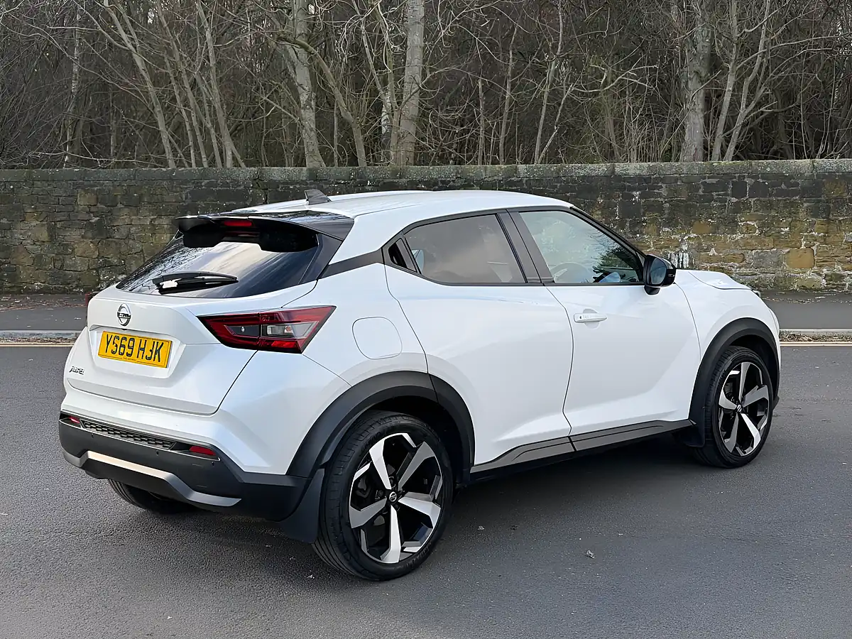 Used 2019 Nissan Juke N-Connecta White - Interior and Exterior details 11