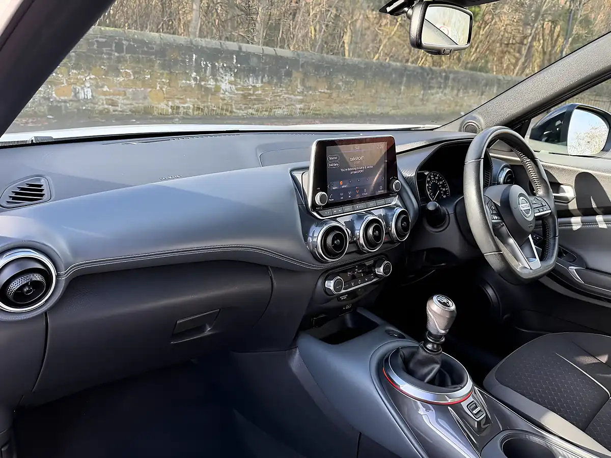 Used 2019 Nissan Juke N-Connecta White - Interior and Exterior details 12