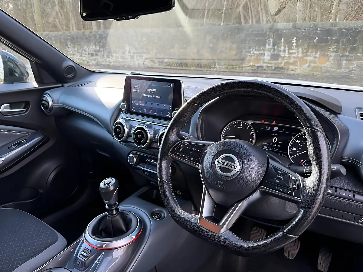 Used 2019 Nissan Juke N-Connecta White - Interior and Exterior details 14