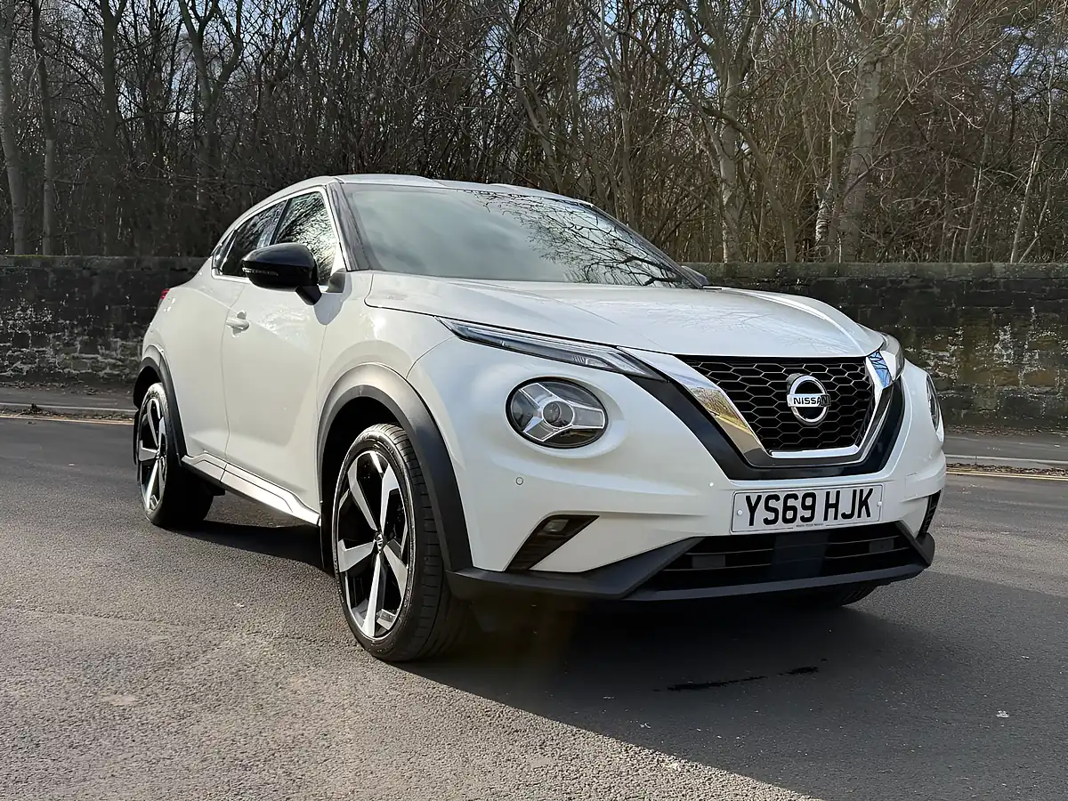 Used 2019 Nissan Juke N-Connecta White - Interior and Exterior details 15
