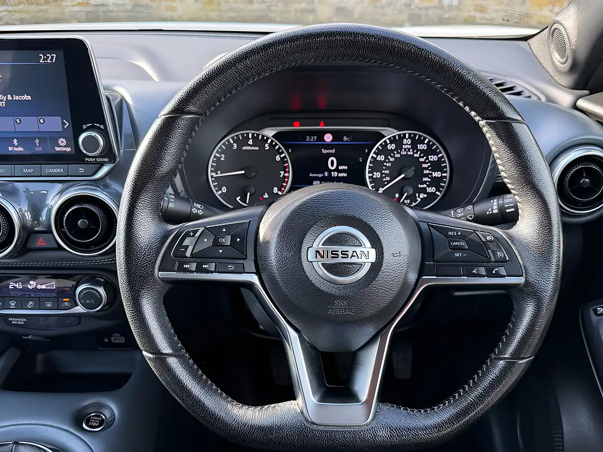 Used 2019 Nissan Juke N-Connecta White - Interior and Exterior details 16