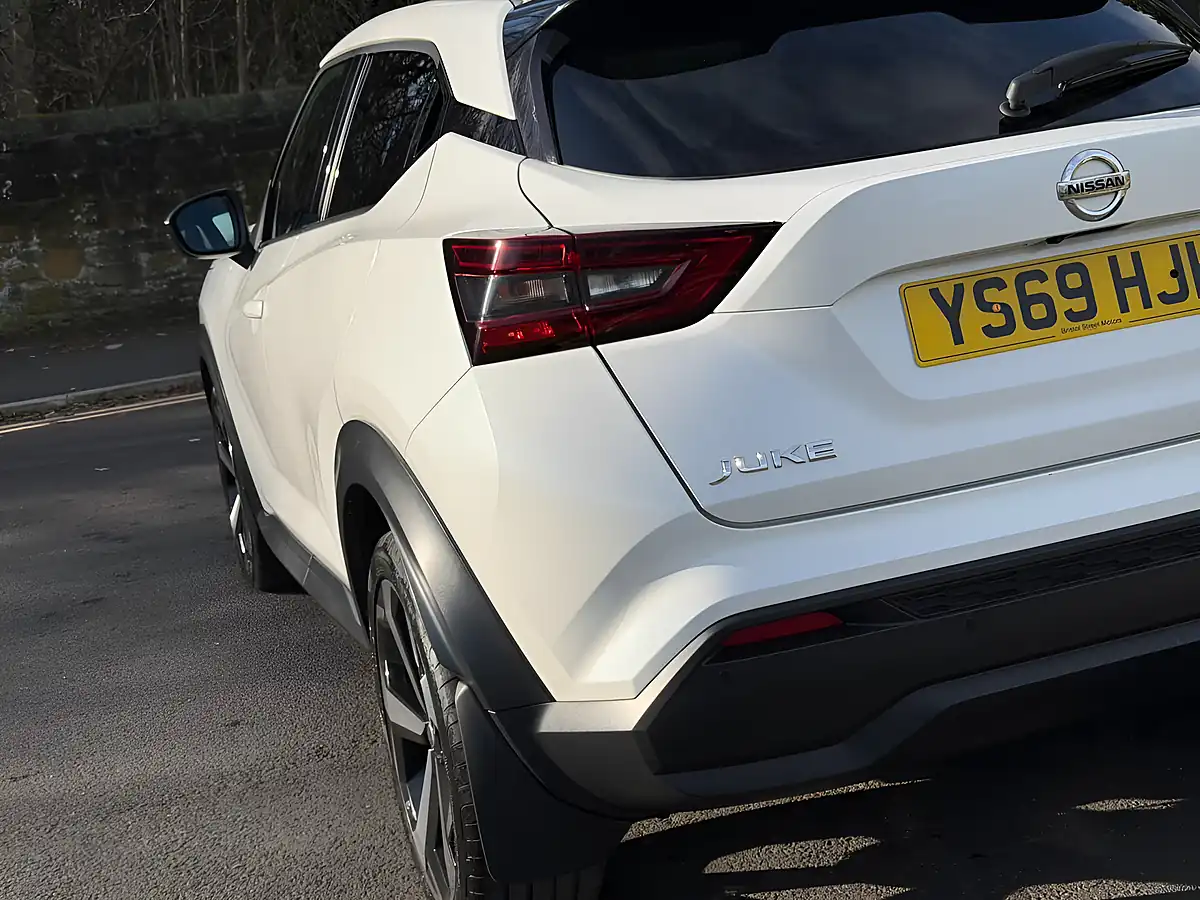 Used 2019 Nissan Juke N-Connecta White - Interior and Exterior details 18