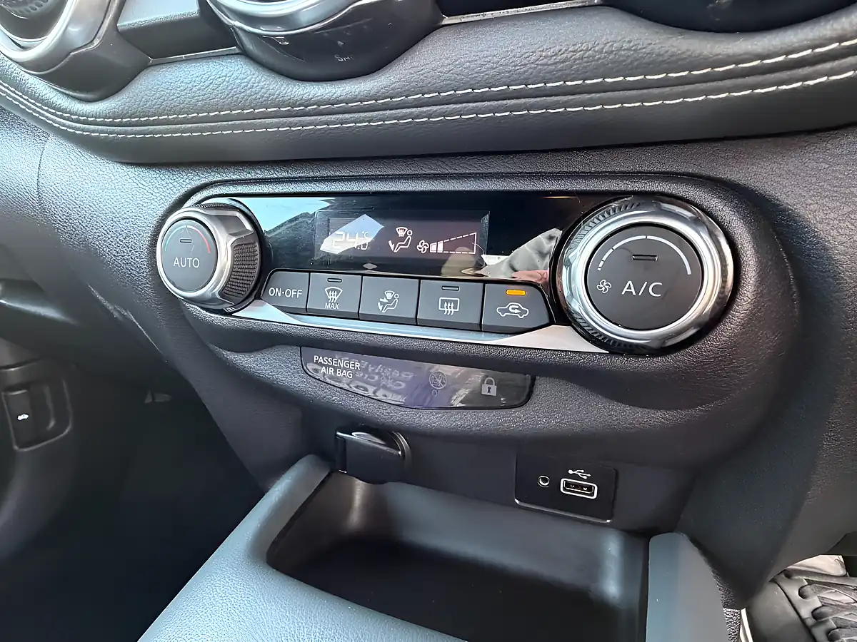 Used 2019 Nissan Juke N-Connecta White - Interior and Exterior details 20