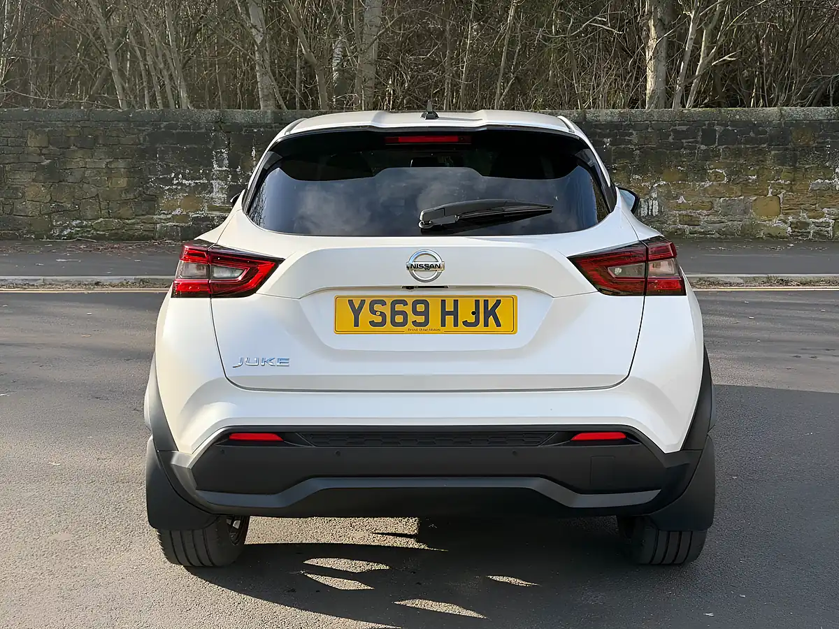 Used 2019 Nissan Juke N-Connecta White - Interior and Exterior details 9