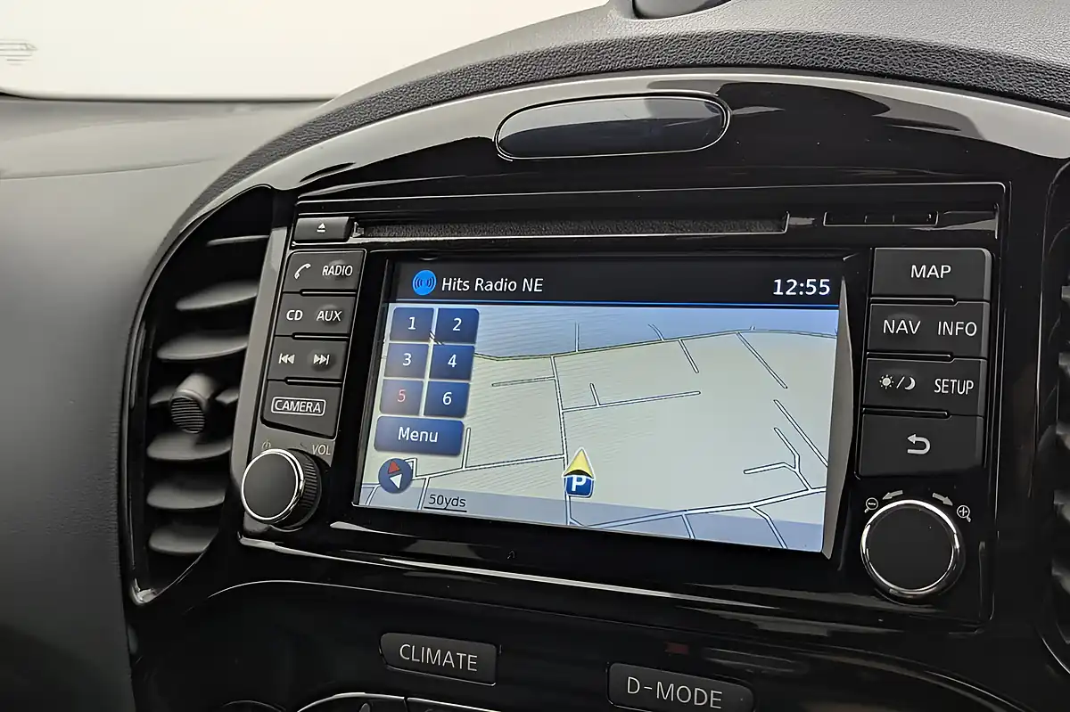 Used 2019 Nissan Juke Tekna Black - Interior and Exterior details 10