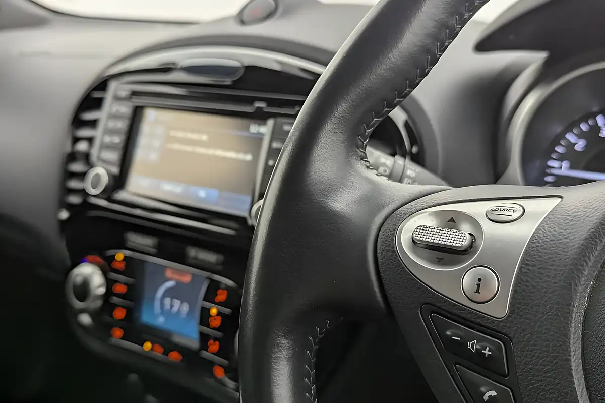 Used 2019 Nissan Juke Tekna Black - Interior and Exterior details 11