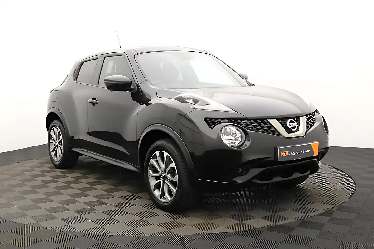 Used 2019 Nissan Juke Tekna Black - Interior and Exterior details 8