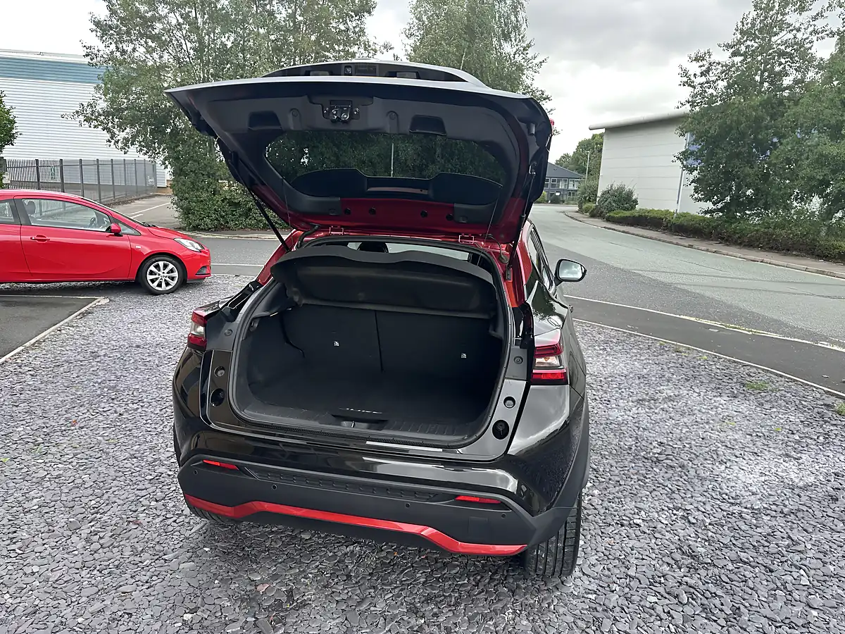 Used 2019 Nissan Juke Tekna+ Black - Interior and Exterior details 11