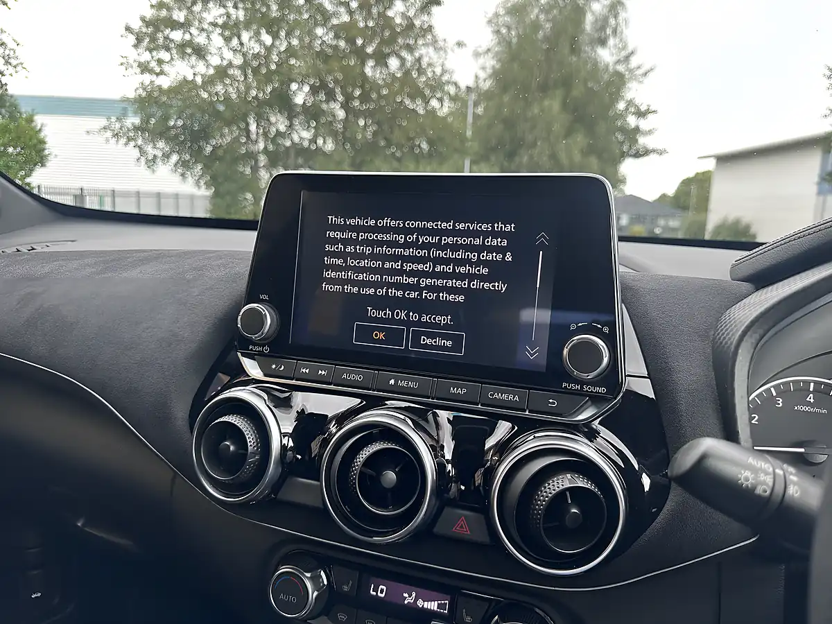 Used 2019 Nissan Juke Tekna+ Black - Interior and Exterior details 16