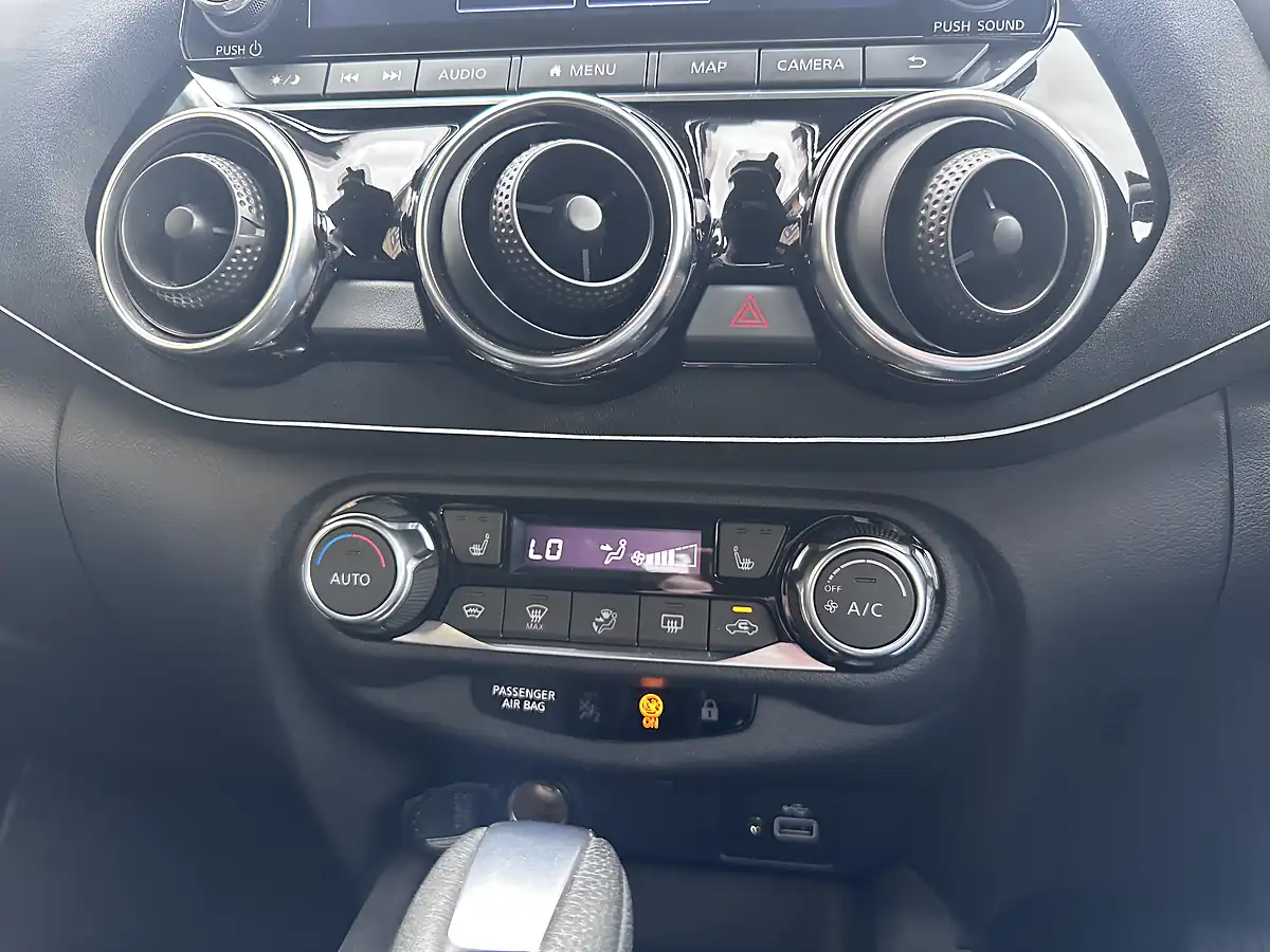 Used 2019 Nissan Juke Tekna+ Black - Interior and Exterior details 17