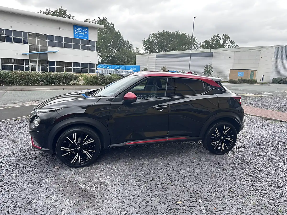 Used 2019 Nissan Juke Tekna+ Black - Interior and Exterior details 6
