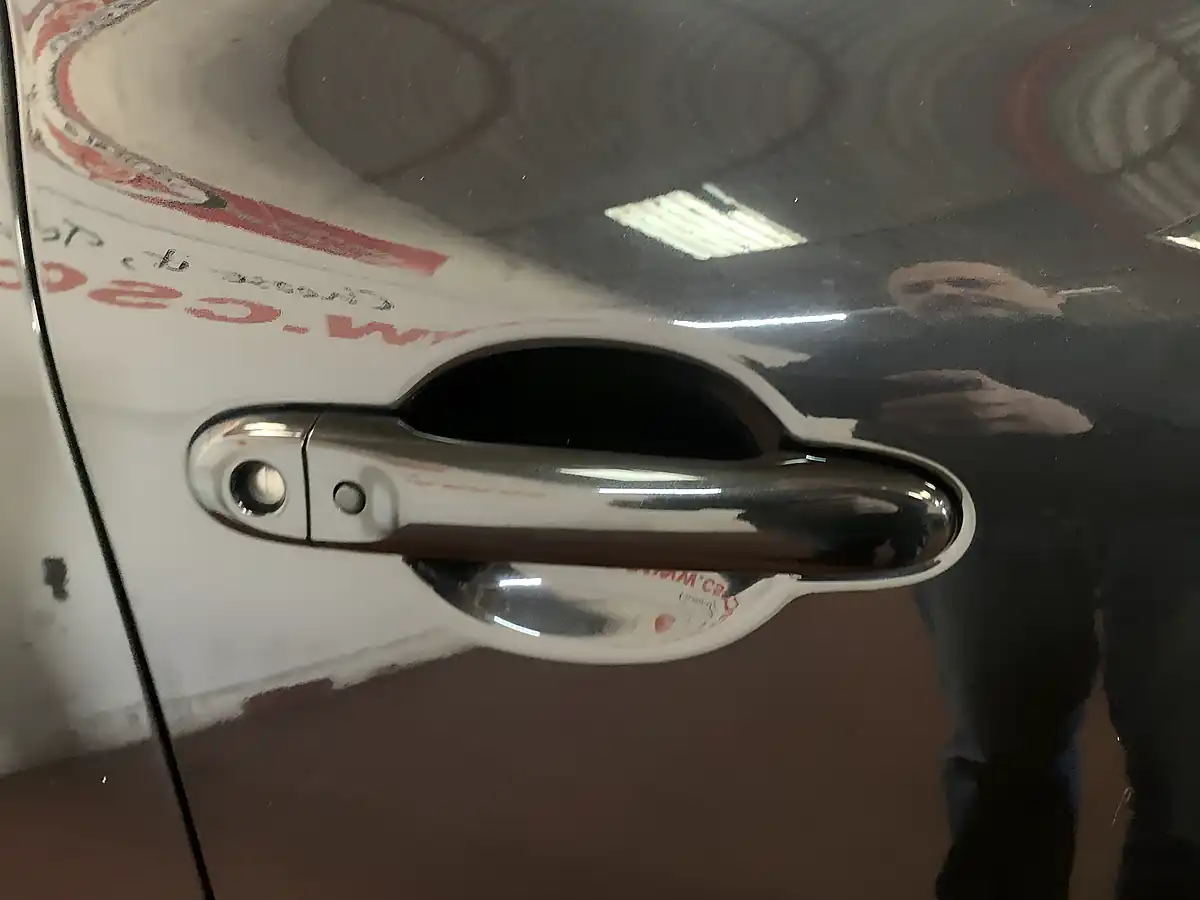 Used 2019 Nissan Juke Tekna Black - Interior and Exterior details 19