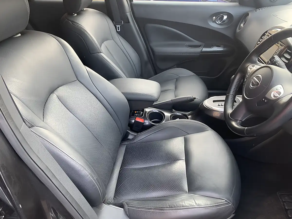 Used 2019 Nissan Juke Tekna Black - Interior and Exterior details 3