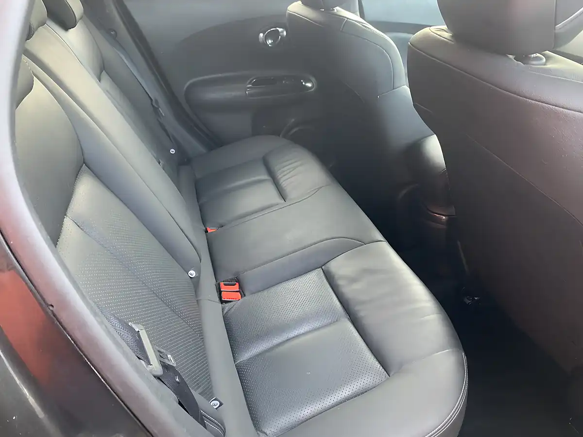 Used 2019 Nissan Juke Tekna Black - Interior and Exterior details 6