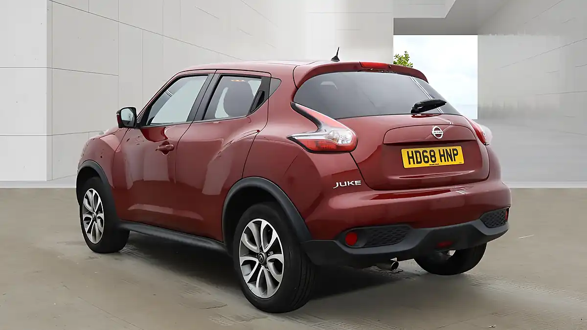 Used 2019 Nissan Juke Tekna Red - Interior and Exterior details 3