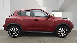 Used 2019 Nissan Juke Tekna Red - Interior and Exterior details 5