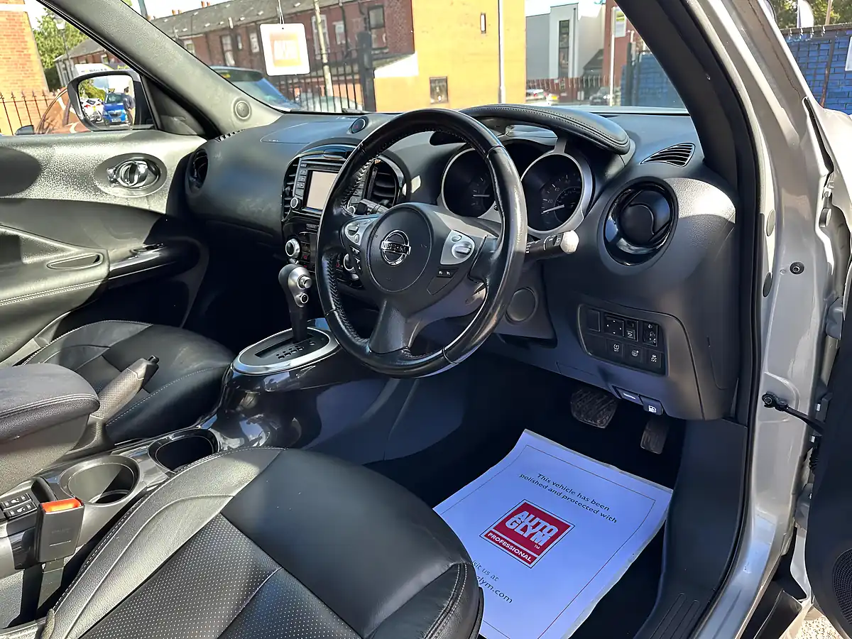 Used 2019 Nissan Juke Tekna Silver - Interior and Exterior details 10