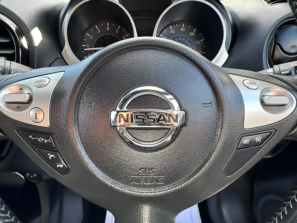 Used 2019 Nissan Juke Tekna Silver - Interior and Exterior details 11