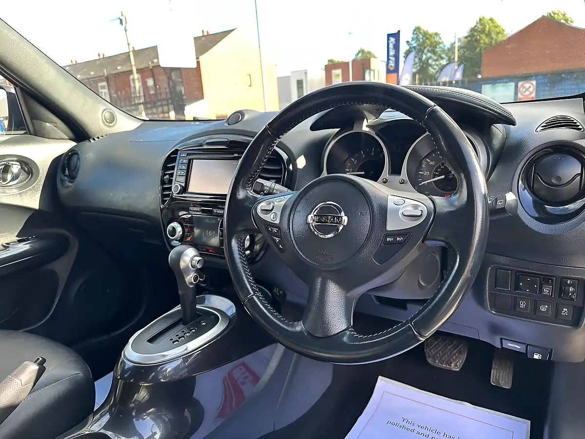 Used 2019 Nissan Juke Tekna Silver - Interior and Exterior details 14