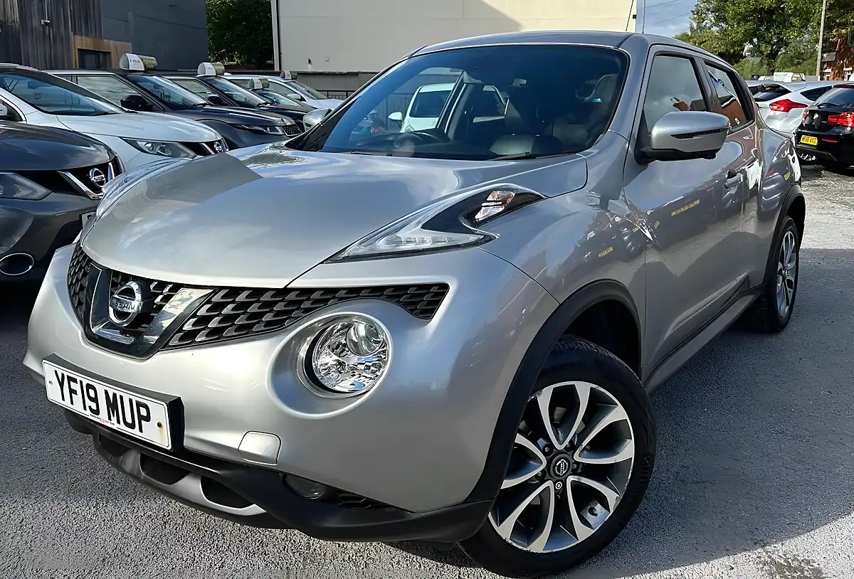Used 2019 Nissan Juke Tekna Silver - Interior and Exterior details 3