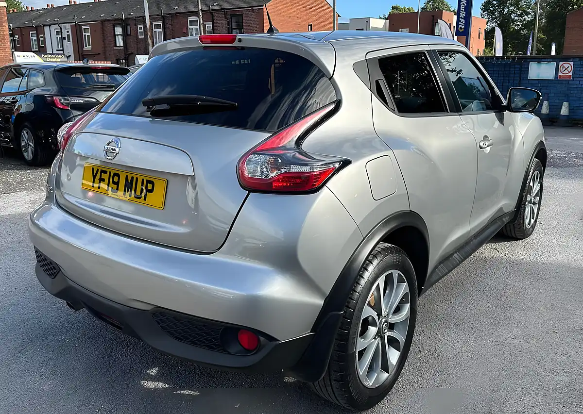 Used 2019 Nissan Juke Tekna Silver - Interior and Exterior details 7