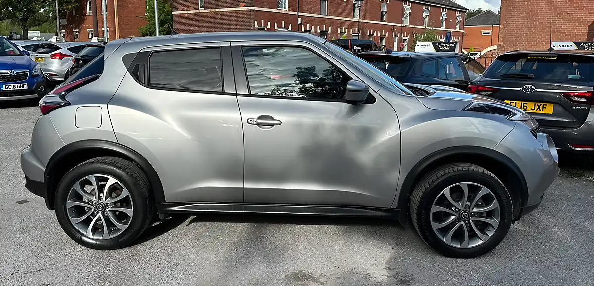 Used 2019 Nissan Juke Tekna Silver - Interior and Exterior details 8