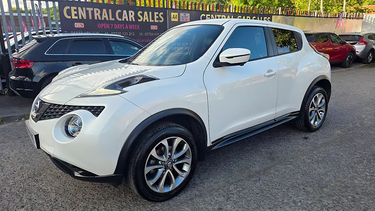 Used 2019 Nissan Juke Tekna White - Interior and Exterior details 12