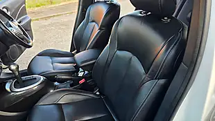 Used 2019 Nissan Juke Tekna White - Interior and Exterior details 16