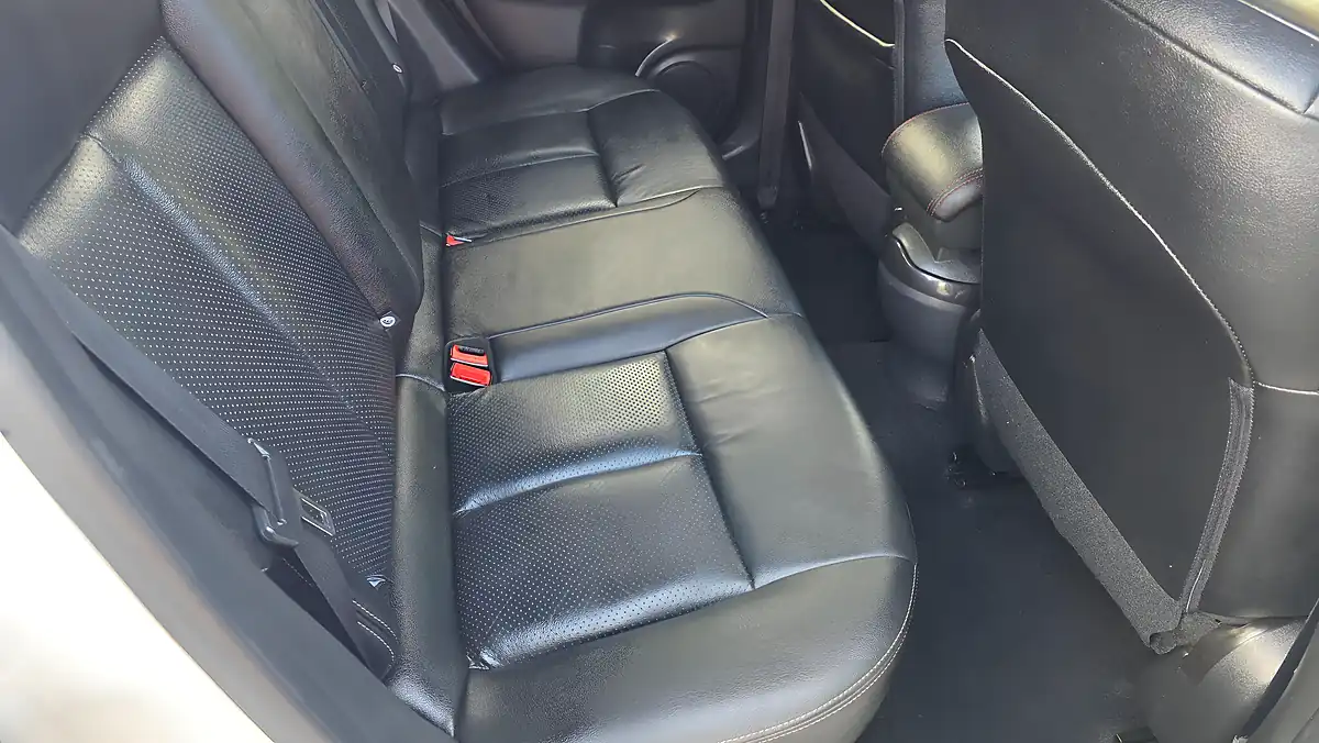 Used 2019 Nissan Juke Tekna White - Interior and Exterior details 18